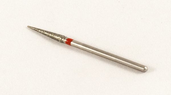 Фреза алмазная Конус,диаметр-2,7 мм,(красная насечка)