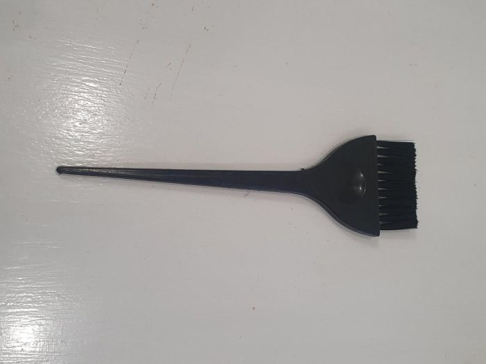 Пензлик для фарбування волосся широка з довгою щетиною чорна