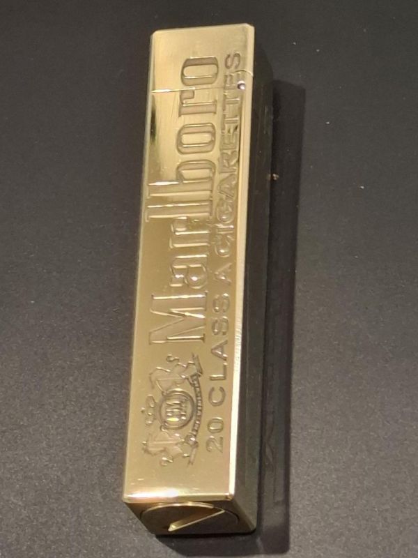 Зажигалка бензиновая ROWENTA модель MARLBORO