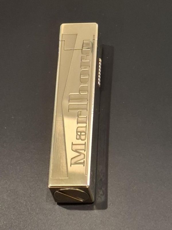 Зажигалка бензиновая ROWENTA модель MARLBORO