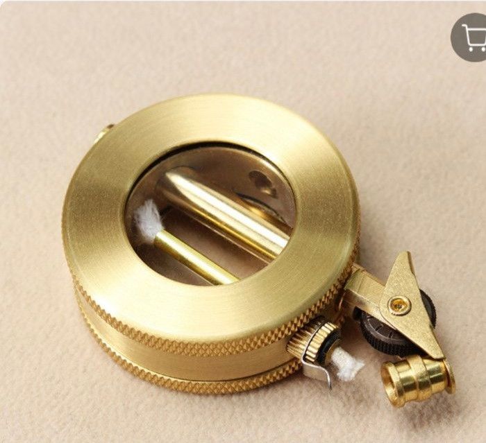 Круглая бензиновая зажигалка Zorro из латуни.