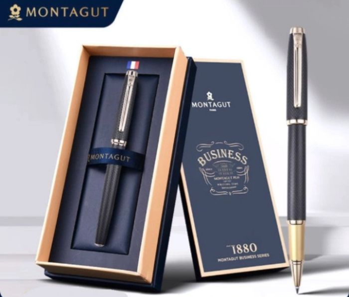 Элегантная шариковая ручка Montagut черная матовая с узором