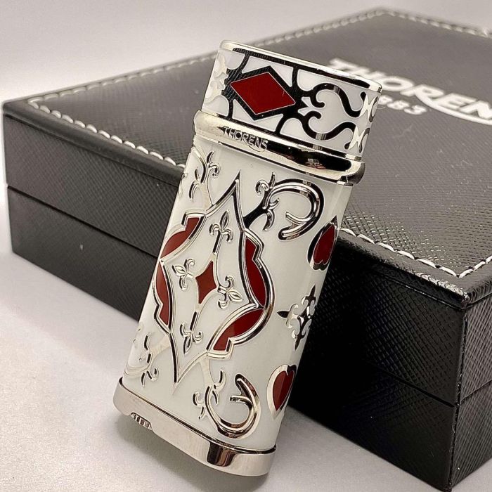 Премиальная газовая зажигалка THORENS в белом инкрустированная серебром.