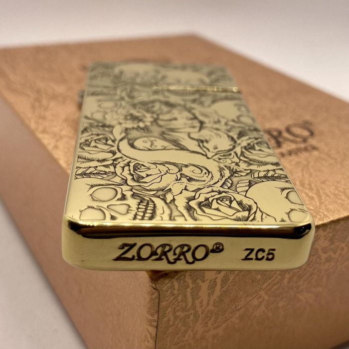 Бензиновая зажигалка Zorro "Смертельная красота"
