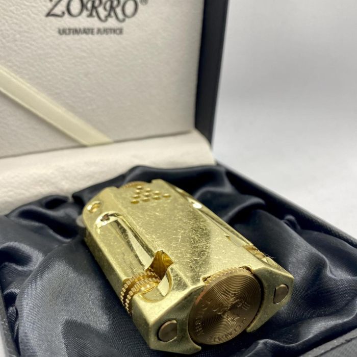 Бензиновая зажигалка Zorro "Латунный Броненосец"