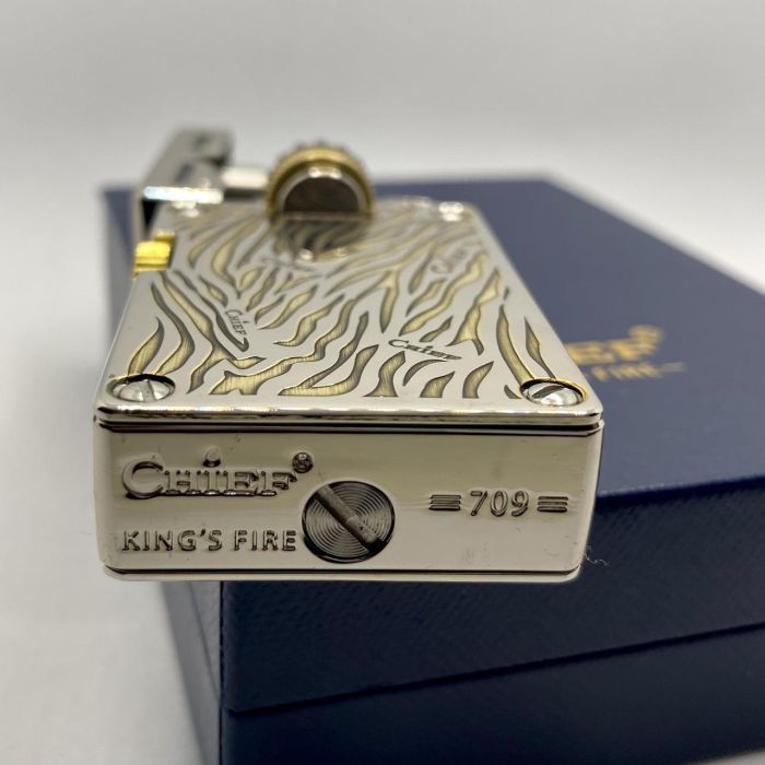 Эксклюзивная Бензиновая Зажигалка Chief – Золотой Тигровый Принт