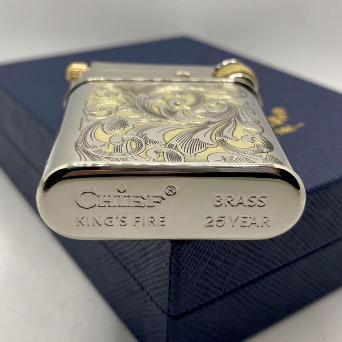 Элегантная Бензиновая Зажигалка Chief двухцветная Silver/Gold