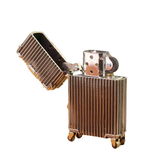 Коллекционная бензиновая зажигалка Zippo "The Traveler" в виде миниатюрного дорожного чемодана