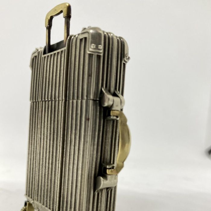 Коллекционная бензиновая зажигалка Zippo "The Traveler" в виде миниатюрного дорожного чемодана