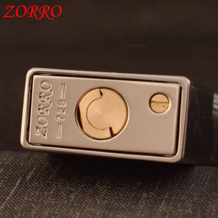 Бензиновая зажигалка Zorro 728 - Классика в стиле "Old Money" серебристо-черная