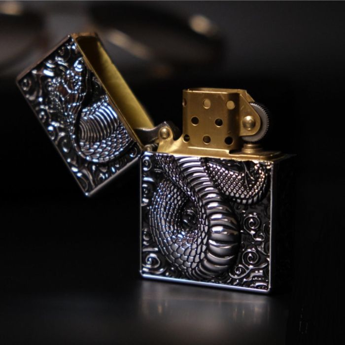 Бензиновая зажигалка Zorro "Ultimate Justice" - Коллекционная серия (Cobra Edition) Silver