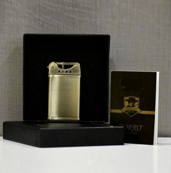 Бензинова запальничка Zorro "Slim Vintage" Black & Gold