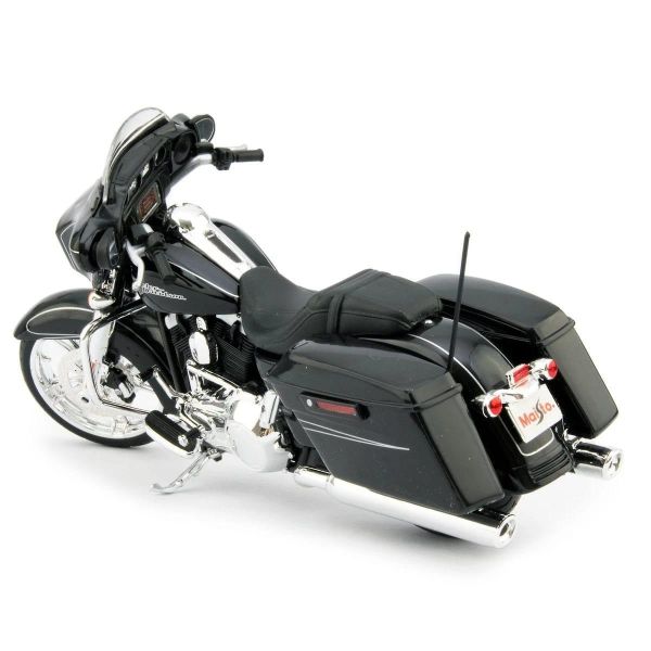 Коллекционная модель мотоцикла Maisto Harley-Davidson 2015 Street Glide Special (1:12)