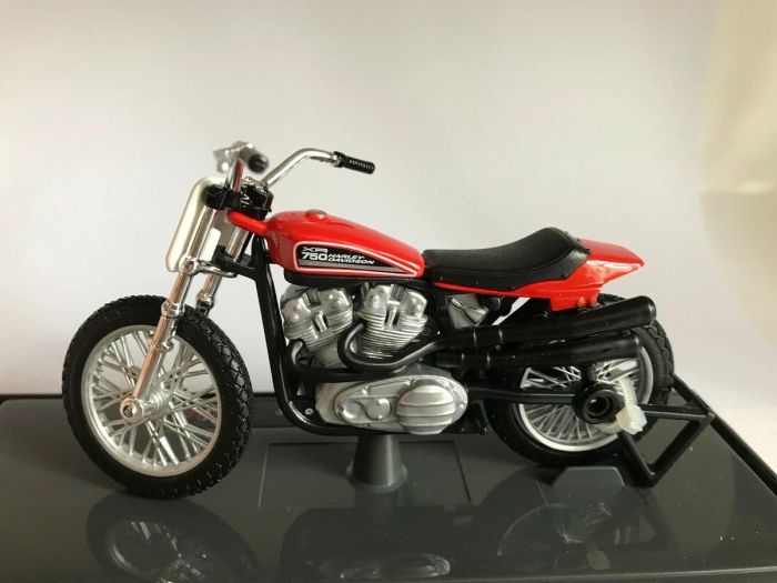 Коллекционная модель мотоцикла Harley-Davidson 1972 XR750 Racing Bike (Maisto, 1:18)