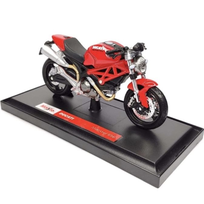 Коллекционная модель мотоцикла Maisto Ducati Monster 696 (Масштаб 1:18) ярко-красный