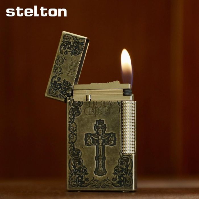 Коллекционная газовая зажигалка Stelton "Holy Bible" (Antique Brass) Библия