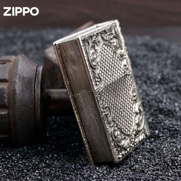 Эксклюзивная бензиновая зажигалка Zippo "Holy Bible" - Коллекционная модель в деревянном боксе