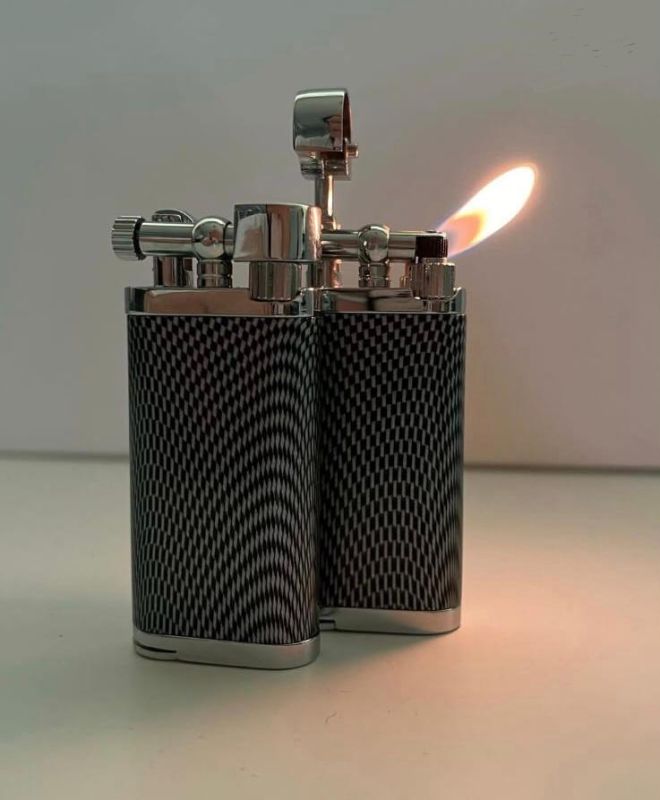 Газовая зажигалка Spunk с ретро-механизмом (Carbon Style)