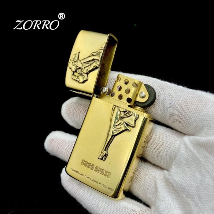 Бензиновая латунная зажигалка Zorro «Пин-ап Девушка» (Колекционная серия)