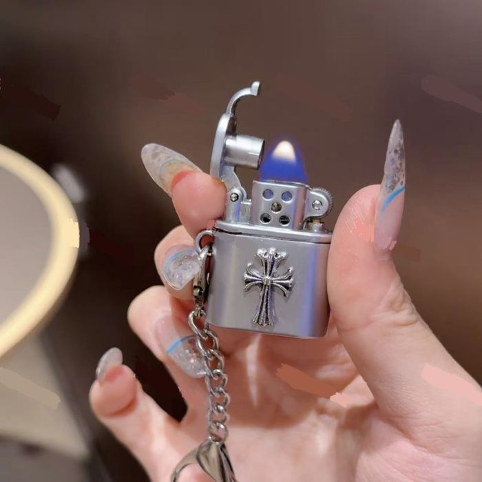 Миниатюрная Бензиновая Зажигалка-Брелок Tisen «Готический Крест» Серебристая