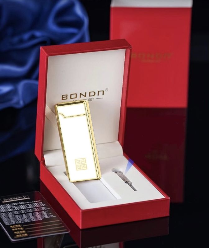 Газовая кремниевая зажигалка Bondn в подарочной упаковке - Золото с Кремовым Глянец