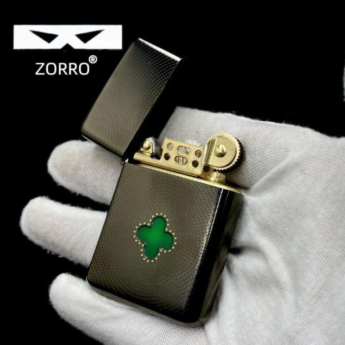 Бензиновая зажигалка Zorro Upgrade с зеленым клевером (Модель 790)